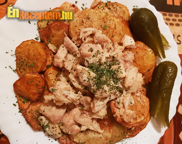 Fokhagymás csirkemell burgonya chipsszel
