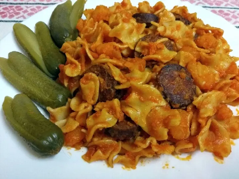 Kolbászos krumplis tészta