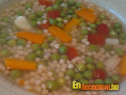 Zöldborsóleves tarhonyával