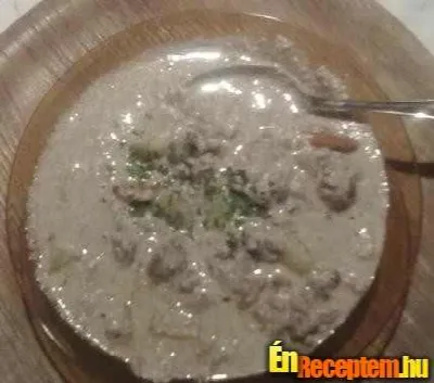 Tárkonyos, zöldséges májragu