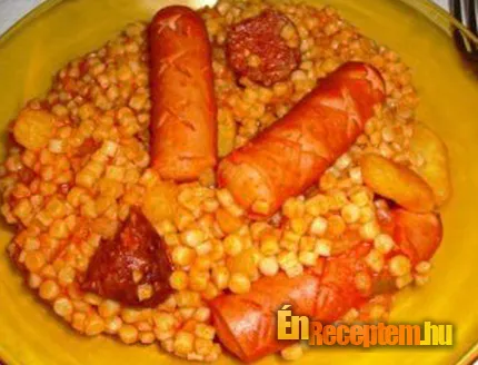 Pásztortarhonya felturbózva, virslivel és füstölt kolbásszal