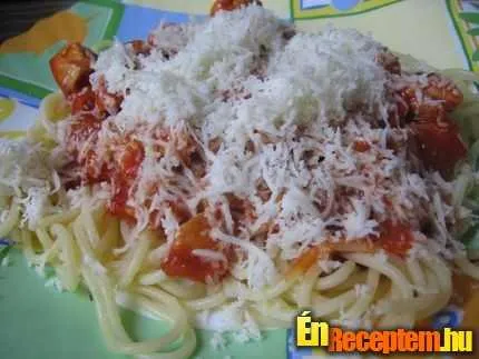 Bolognai spagetti csirkemellből