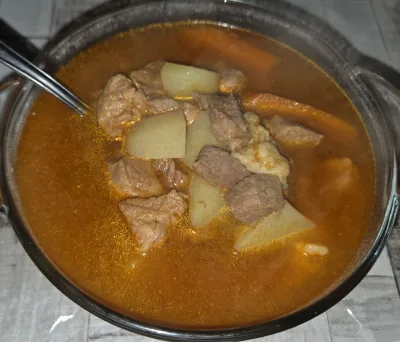 Gulyásleves sertéshúsból