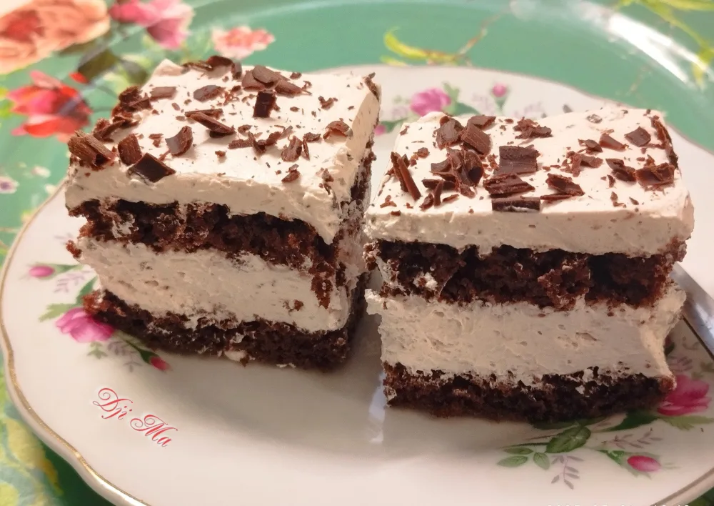 Graham lisztes, cukormentes kakaós piskóta (tejszínhabbal töltve)